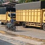 Dua truk bermuatan minyak ilegal diamankan Polres Pelalawan.