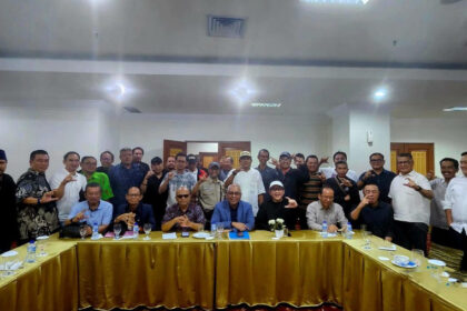 Rapat konsolidasi dengan para ketua dan pengurus harian PWI Provinsi di Jakarta.