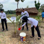 Jajaran Imigras Pekanbaru foto bersama jajaran Forkopinda usai lakukan penanaman kelapa serentak, Selasa (9-9-2025).
