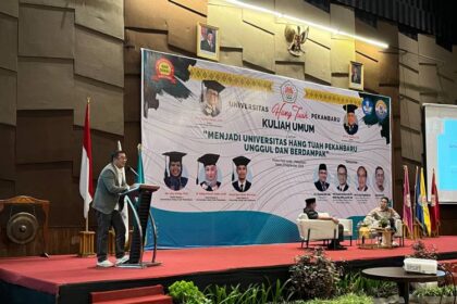 Ketua Persatuan Wartawan Indonesia (PWI) Provinsi Riau Raja Isyam Azwar menjadi pemateri pada Kuliah Umum Universitas Hang Tuah Pekanbaru, Senin (8-9-2025).