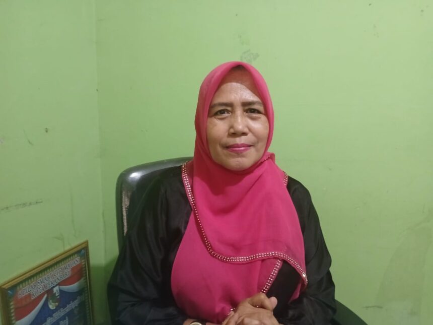Kepala SMPN 16 Pekanbaru, Dra Endang Sriwijayati.