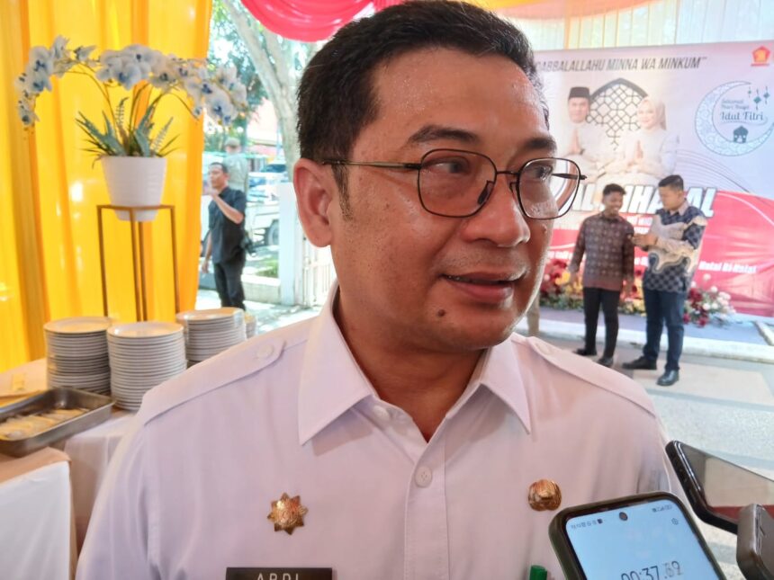 Sekdaprov Riau, Syahrial Abdi