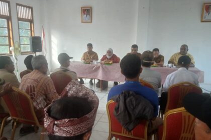 DLHK kota Pekanbaru saat mensosialisasikan trans dipo di kelurahan Palas, Selasa (09/06/2026).